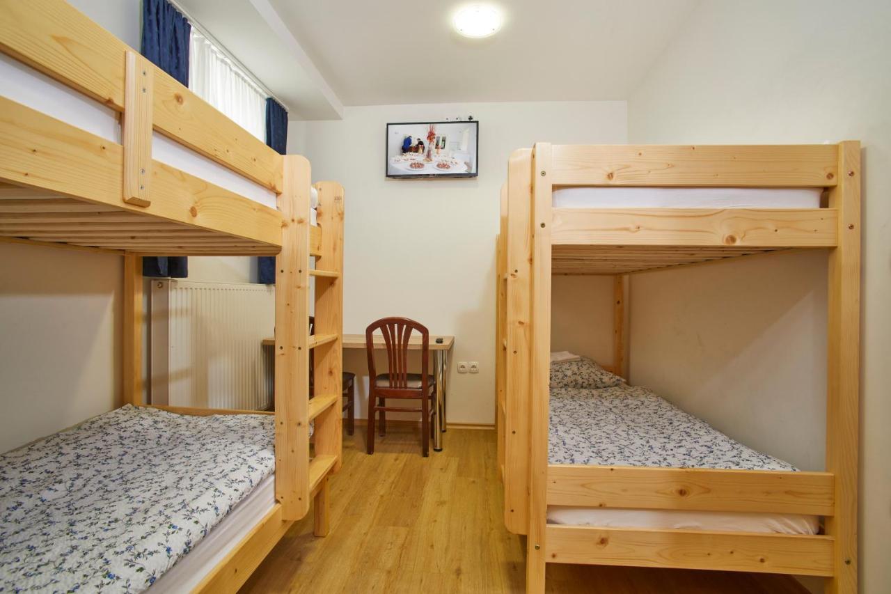 Hostel Delalut Ravne na Koroškem Kültér fotó